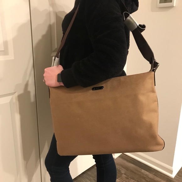 Gucci Handbags - Gucci messenger canvas shoulder bag